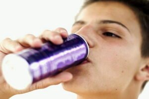 Energi Tersembunyi dalam Gelas Anda: Menelisik Konsumsi Energi Minuman dan Dampaknya