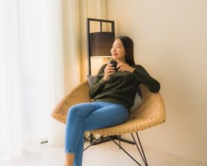 Minimalisme: Lebih dari Sekadar Tren, Sebuah Jalan Menuju Kebebasan